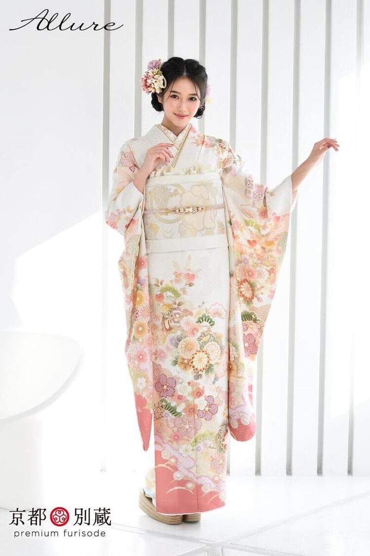 刺繍　百合　花吹雪　振袖　晴れの日　成人式　卒業式　着物　012a p Allure AL-115｜成人式振袖レンタル・購入や卒業式袴は京都別蔵 by