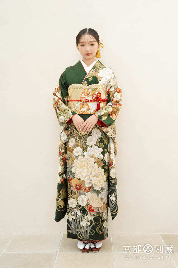 CO-145　本間愛波　緑　亀甲　牡丹　花　菖蒲　流水　振袖　成人の日　成人式　京都別蔵　横浜別蔵　表参道志染庵